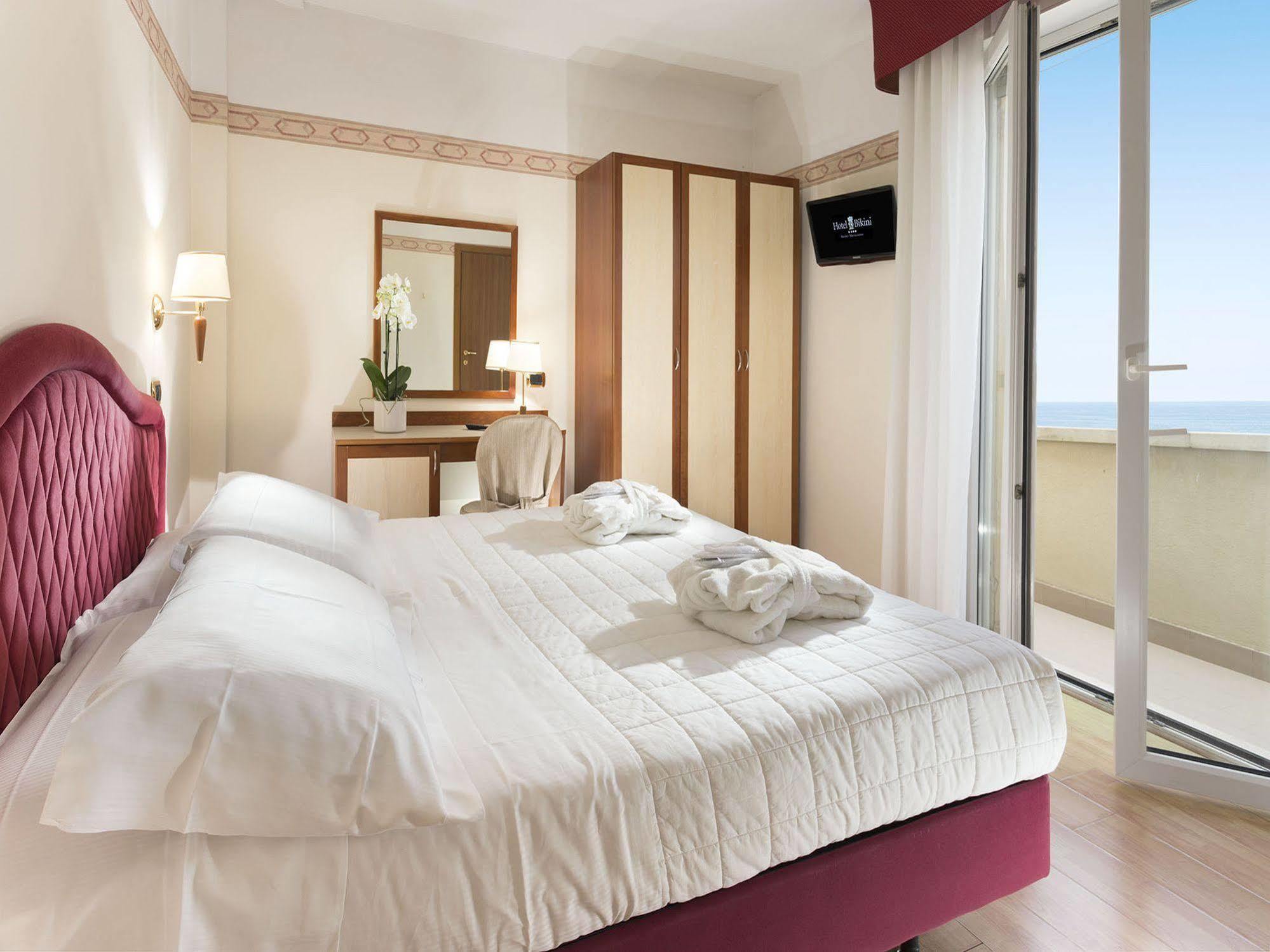 Hotel Bikini ริมินี ภายนอก รูปภาพ